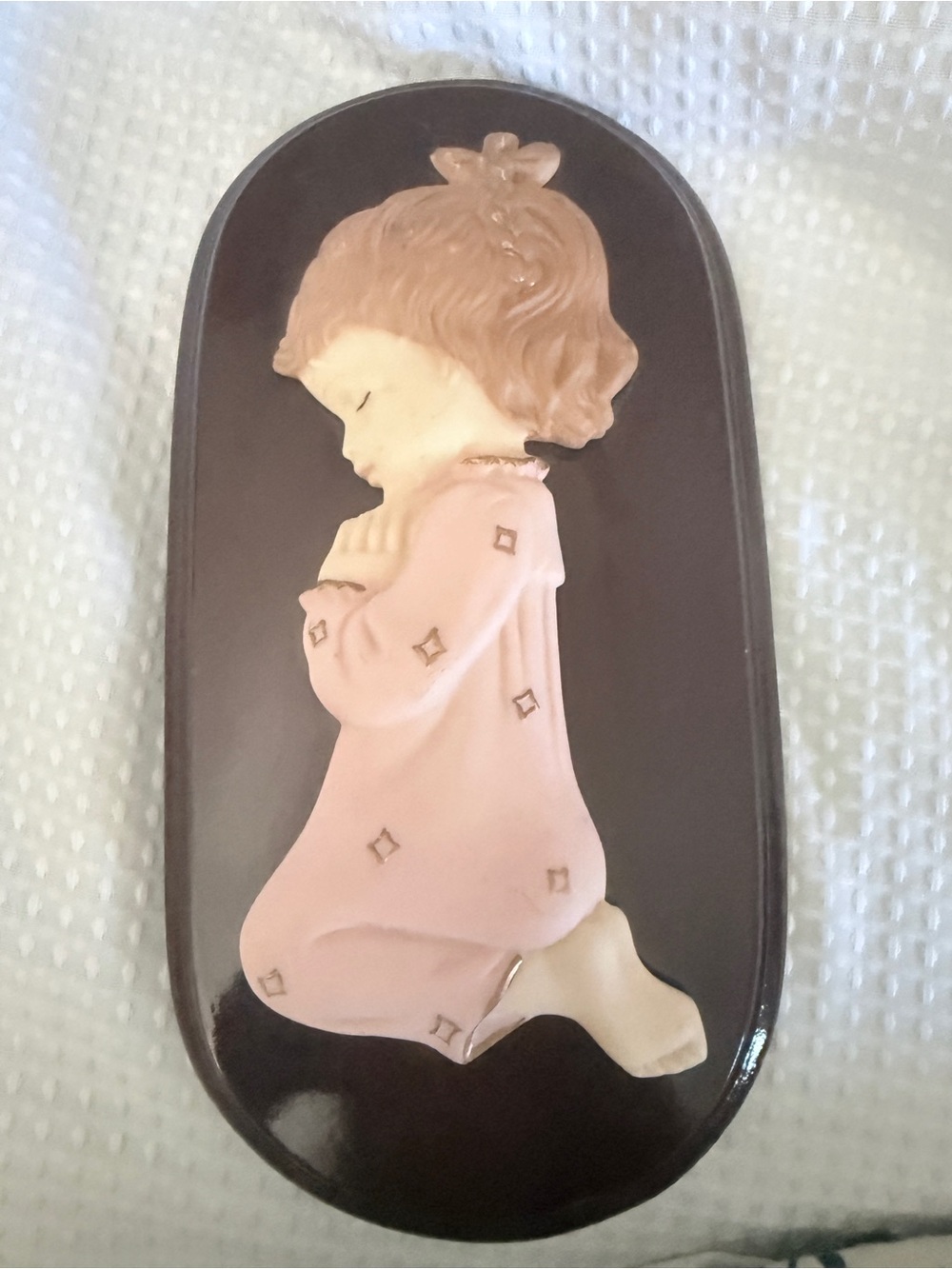 Vintage 3D Praying Girl Plaster on Wood Oval Wall Plaque Nursery decor 12”x6.5”